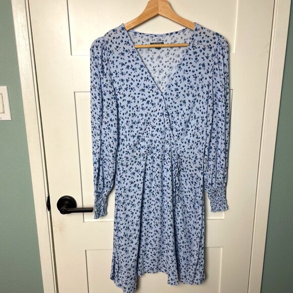 Wild Fable Target Light Blue Floral A-Line Faux Wrap Dress Size Medium - Picture 2 of 11